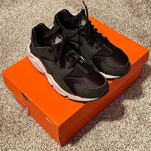 ‼️SOLD‼️ Nike Air Huarache Run - Picture 3 of 10